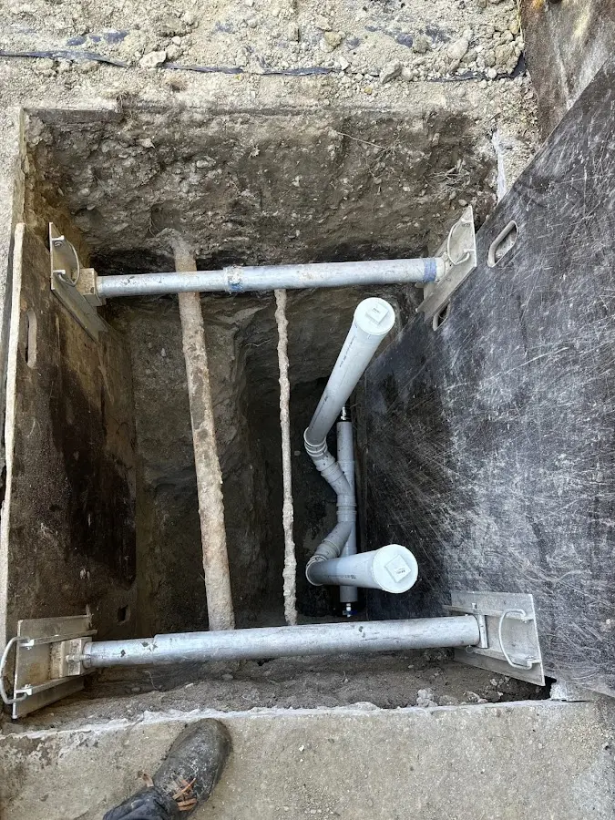 Experienced plumber completing Drain Cleaning work in Bellflower